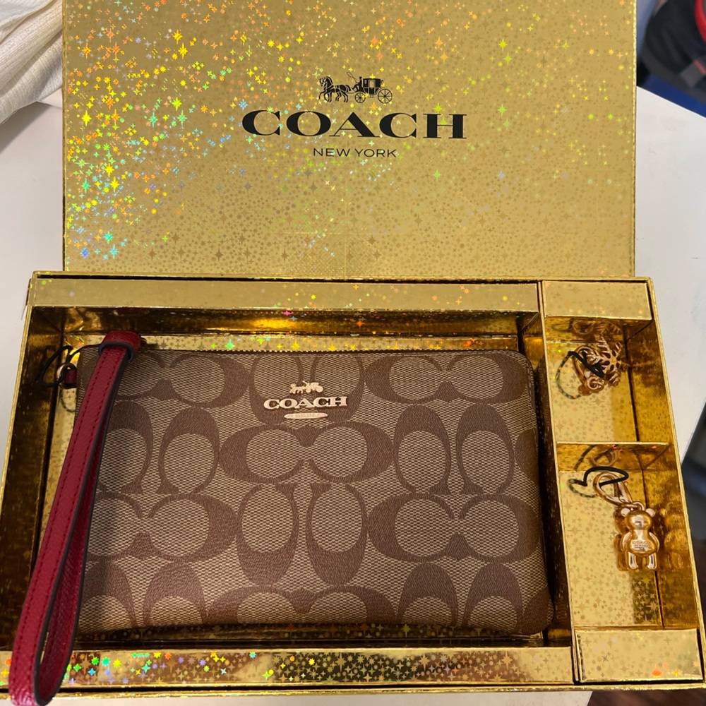 NWT Coach Christmas Wristlet Wallet With Charms